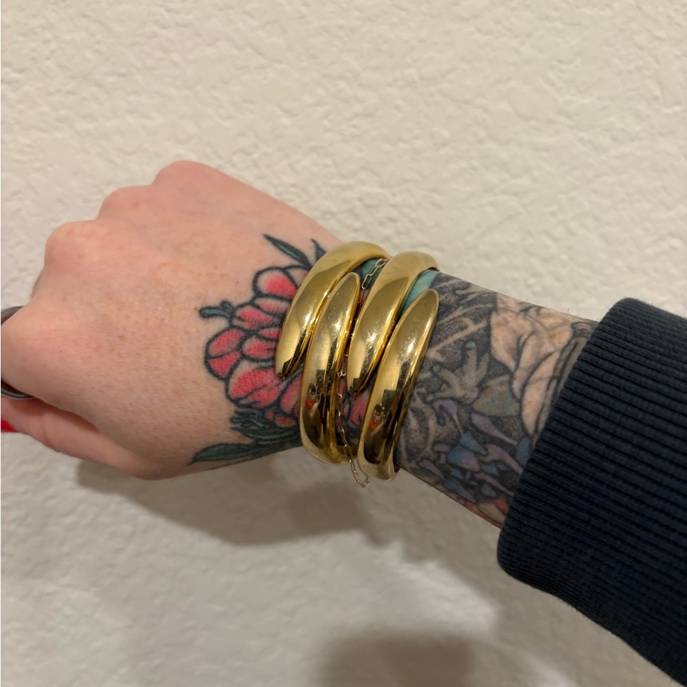 Elegant Gold Bangle Bracelet